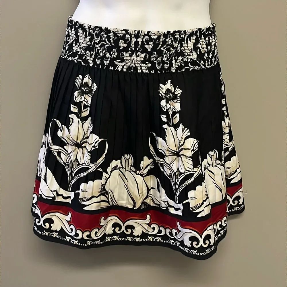 White House Black Market Black Floral Lined Pleated Elastic Waist Skirt- Medium